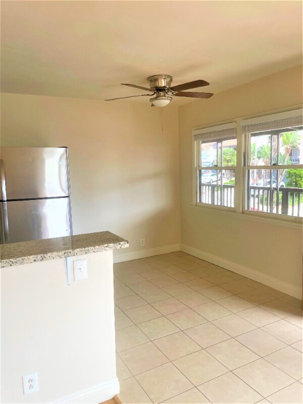 Building Photo - 506 Avenida Victoria