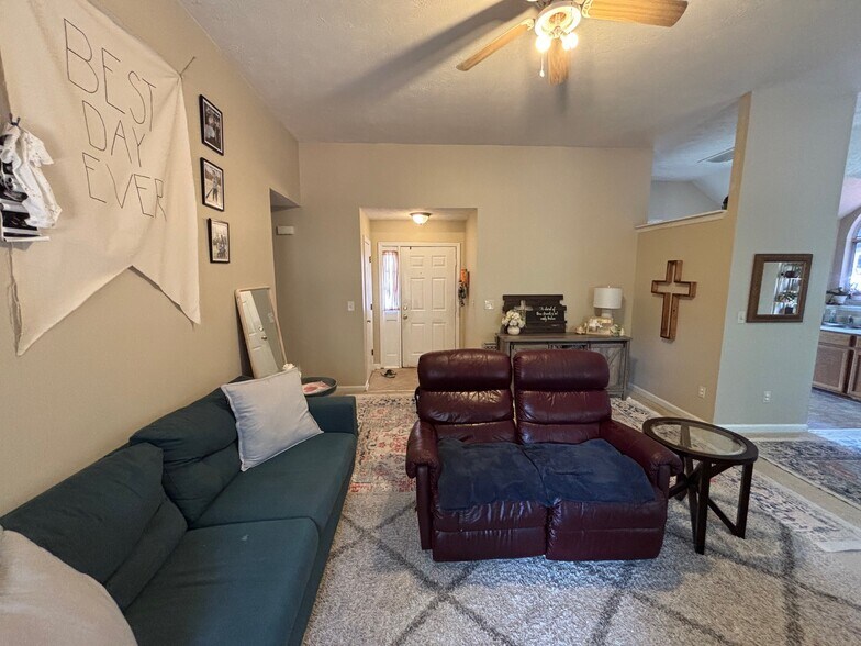 Building Photo - 4808 Davitt Ct NW