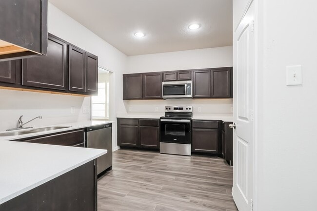 Building Photo - 3619 Spy Glass Hill Dr