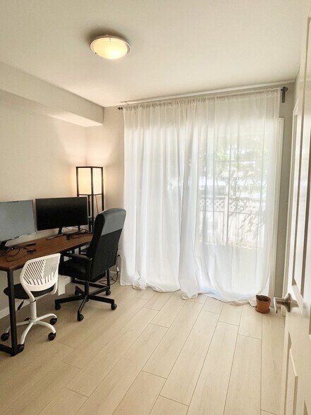 Building Photo - 3619 Phinney Ave N