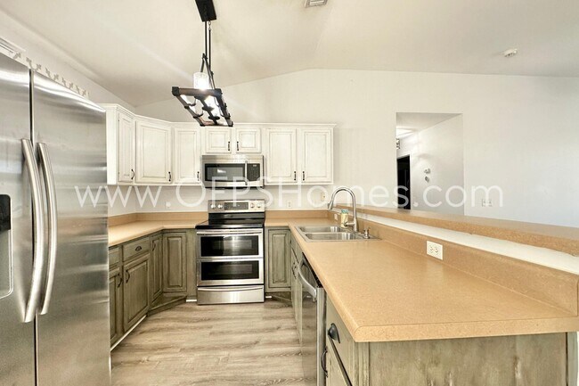 Building Photo - 2426 Houston Cir
