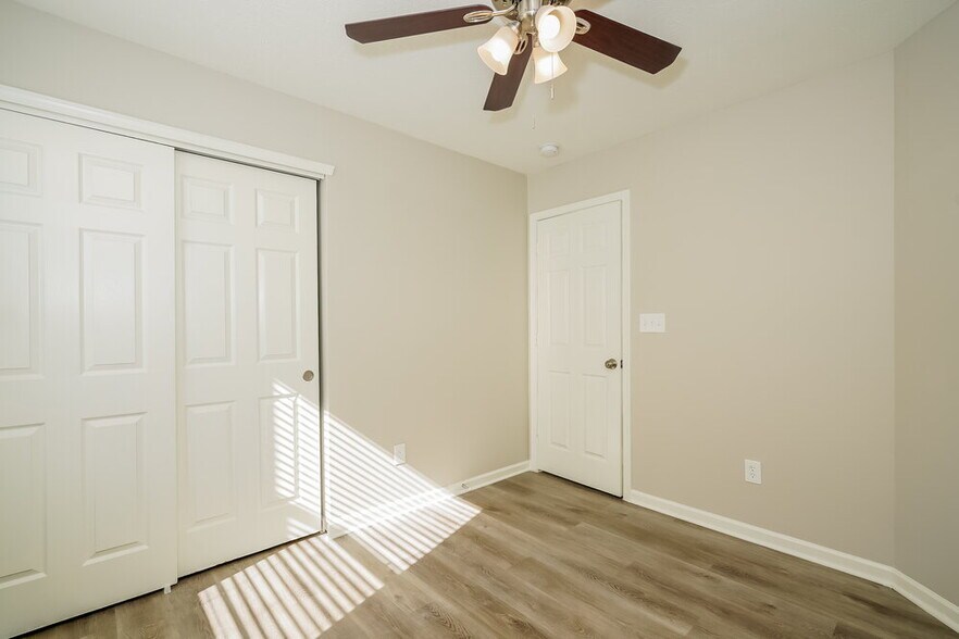 Building Photo - 4629 Plowman Dr