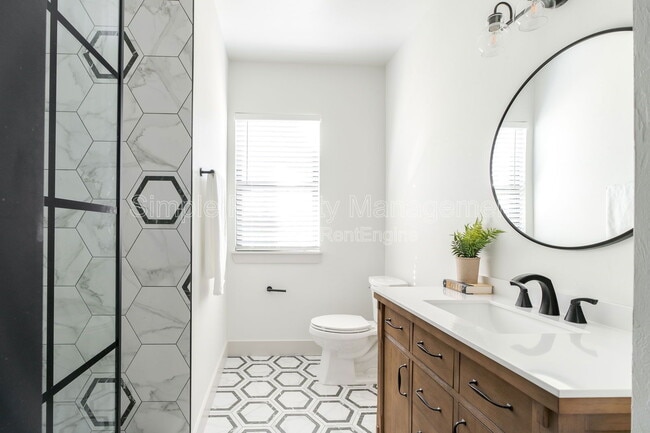 Building Photo - 4005 N Indiana Ave