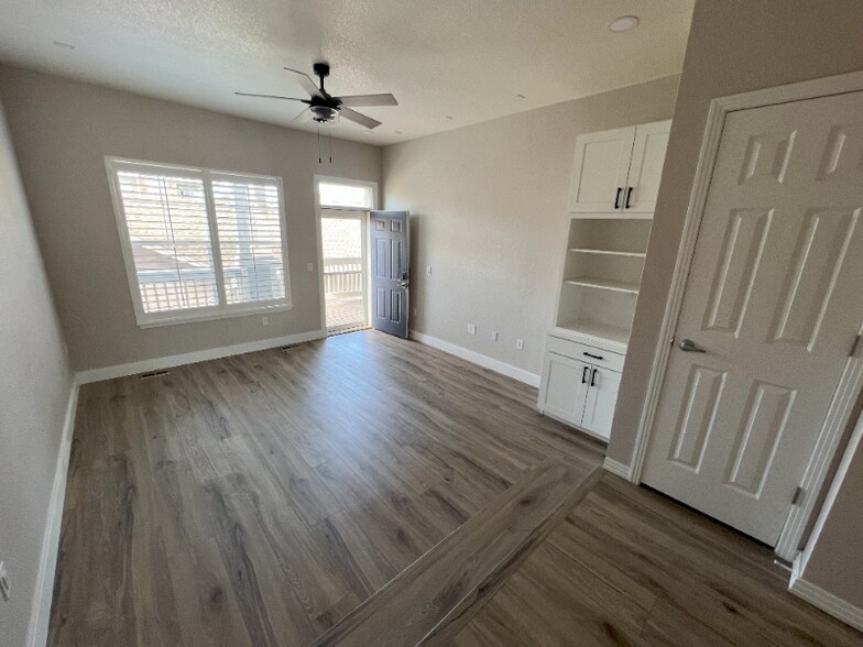 Primary Photo - 9514 Pearl Cir