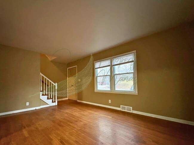 Building Photo - DUPLEX IN INDEPENDENCE!!!!