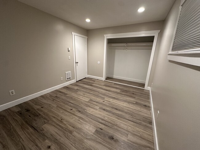 Building Photo - 309 N McCabe Rd