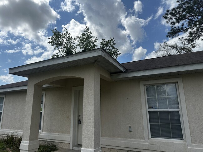 Building Photo - 9 Cedar Cir