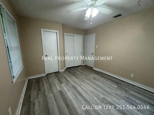 Building Photo - 4440 Nicholl Dr