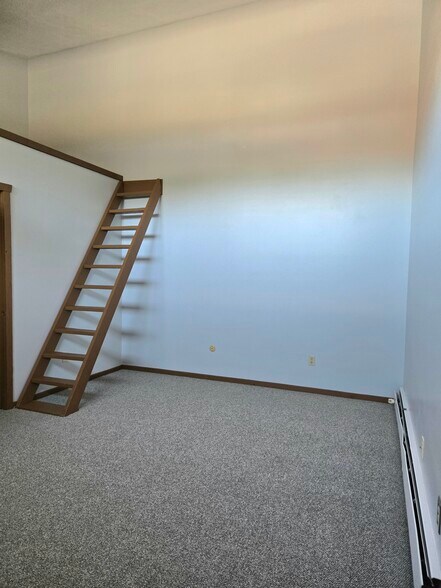 Building Photo - 9120 N Lima Rd