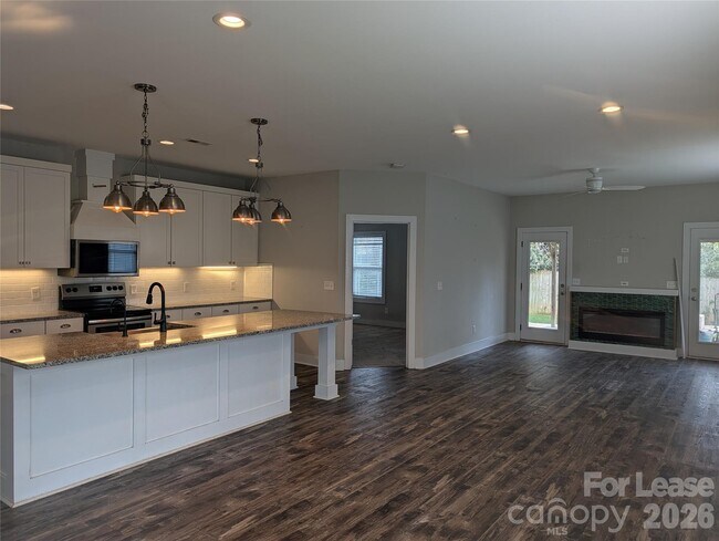 Building Photo - 113 Mainview Dr