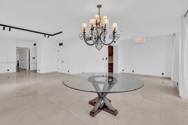 Building Photo - 19355 Turnberry Way