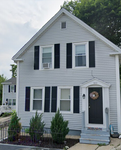 Front steps have been replaced and are new - 19D Sigourney St