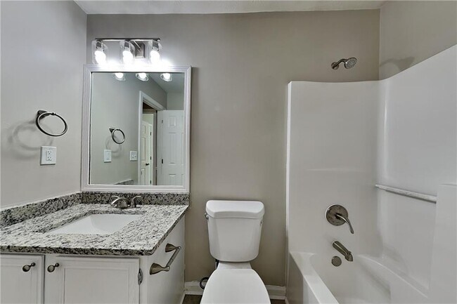 Building Photo - 4 Oak Landing Trail S