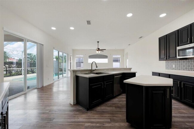 Building Photo - 6121 46th Ln E