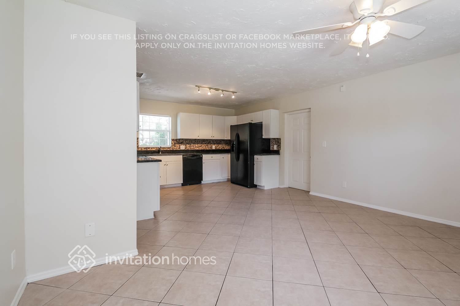 Building Photo - 923 38th St W