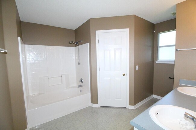 Building Photo - 4319 Crosswind Dr