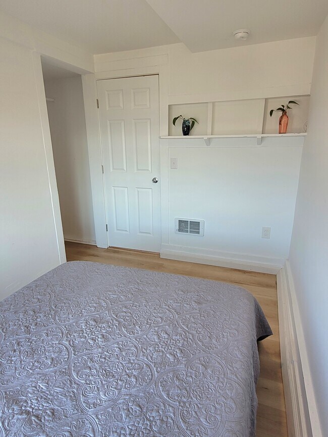 Building Photo - 2216 Grand Ave