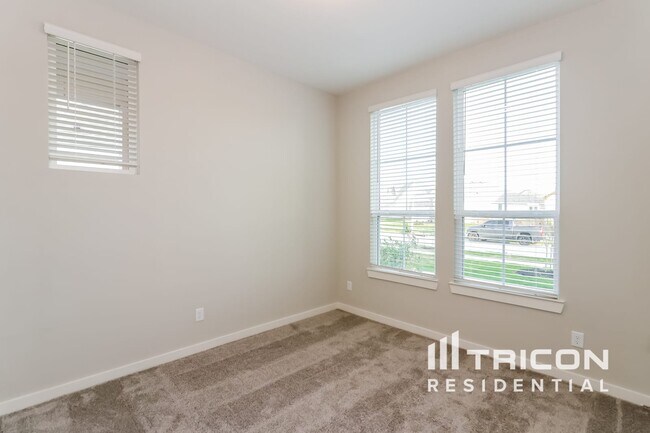 Building Photo - 2403 Cohorn Trl