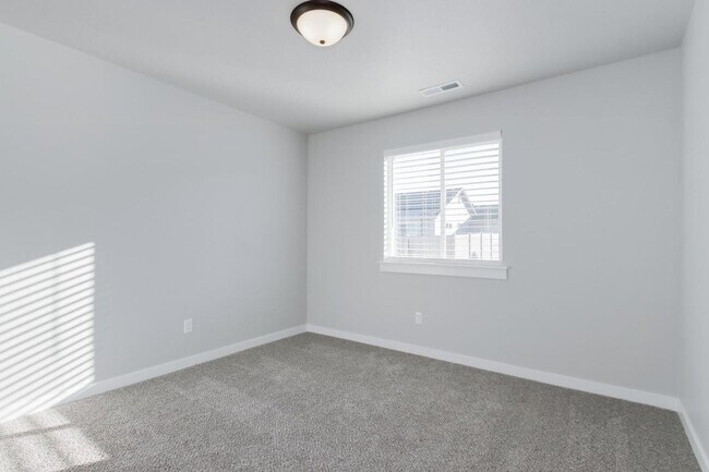 Building Photo - Newer Construction with High End Finishes _ Large 3 Car Garage!!