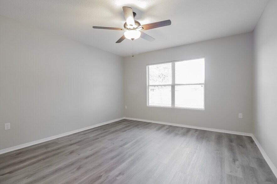 Building Photo - 4326 Fieldview Cir