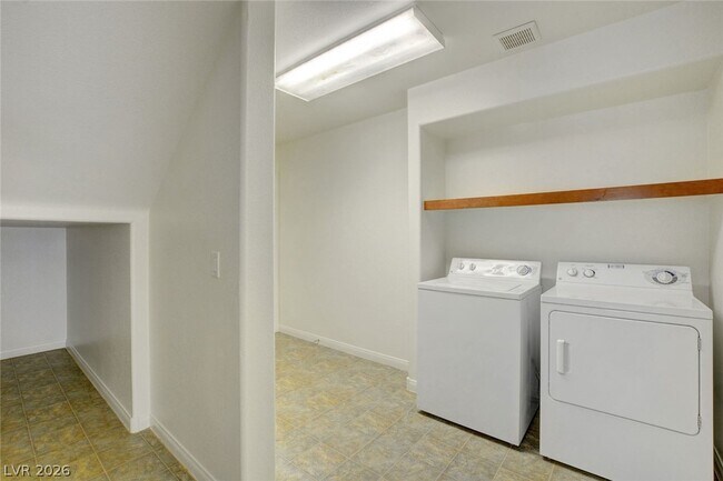 Building Photo - 10700 Shasta Glow Ct
