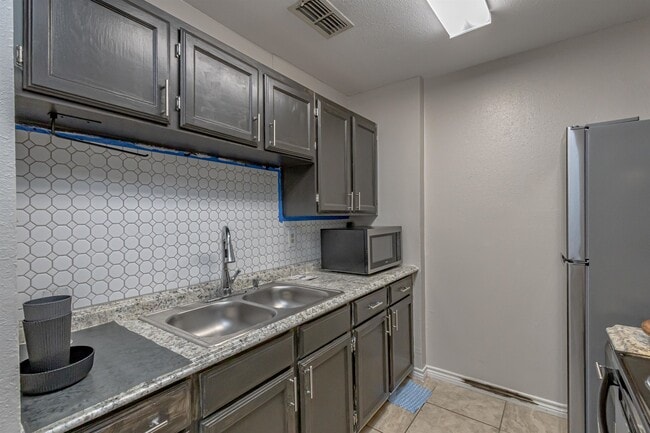 Building Photo - 104 Belaire Dr
