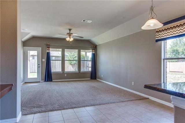Building Photo - 1404 Bluebird Dr