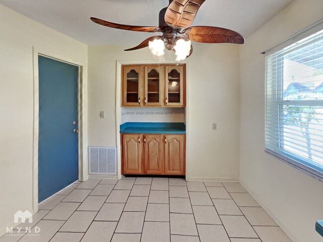 Building Photo - 968 Wicks Dr