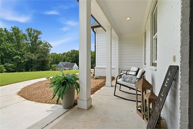 Building Photo - 2049 Chestnut Oak Trl