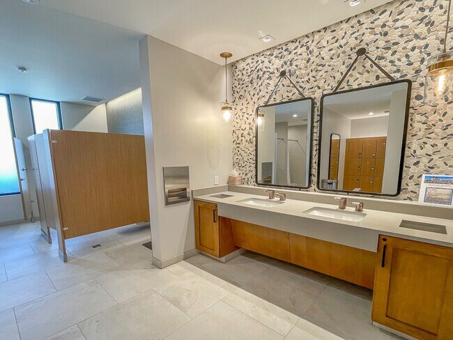 Building Photo - SINGLE STORY HOME IN GATED DEL WEBB AT LAK...