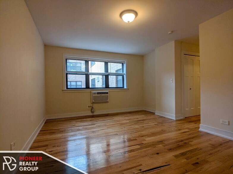 Building Photo - 563 W Arlington Pl