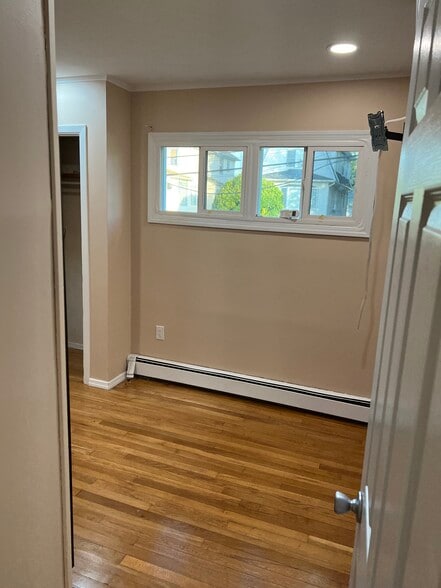 Building Photo - 28 Park Ave