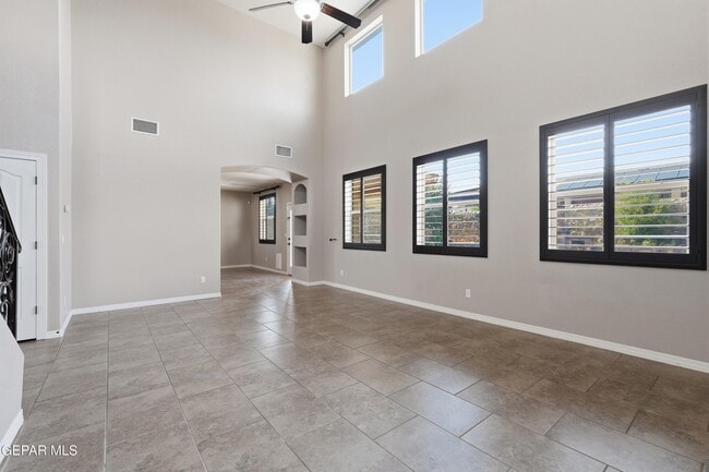 Building Photo - 13255 Emerald Isle St