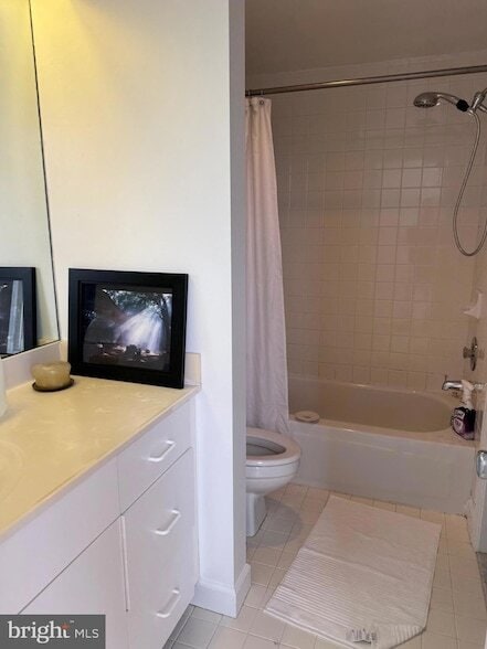 Building Photo - 1801 Calvert St NW