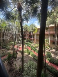 Building Photo - 10845 SW 112th Ave