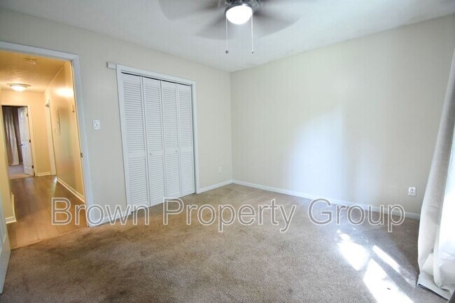 Building Photo - 518 Singletary Pl