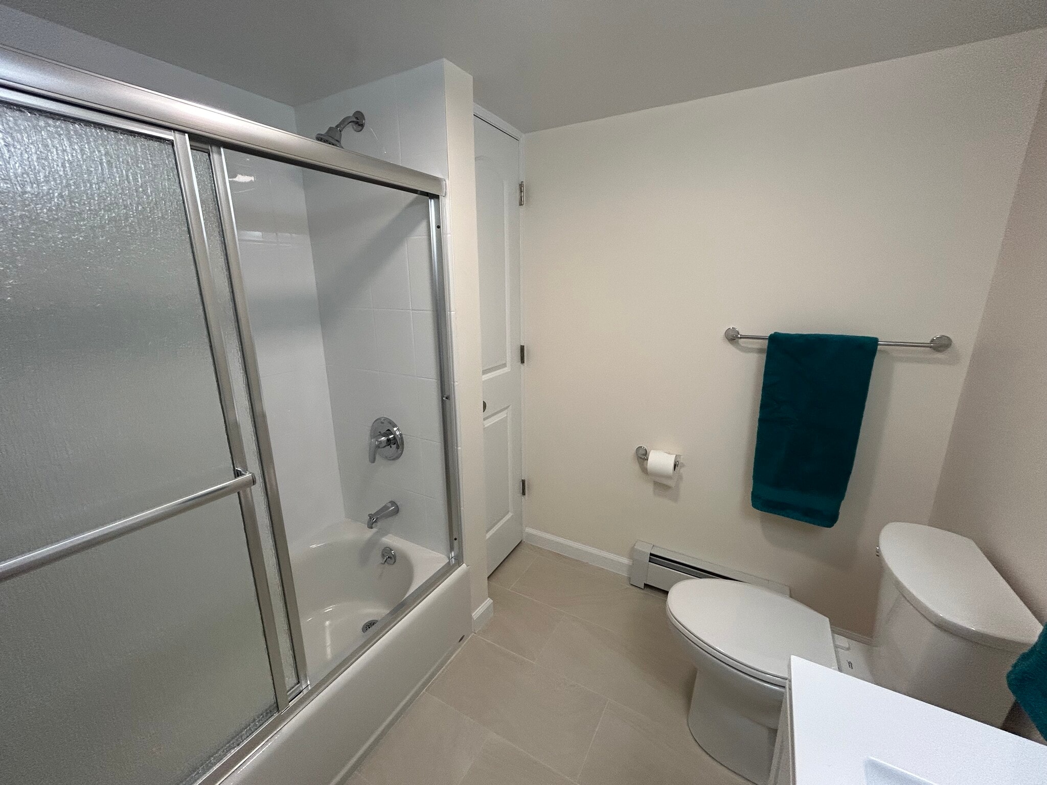 Bathroom - 90 Havemeyer Ln