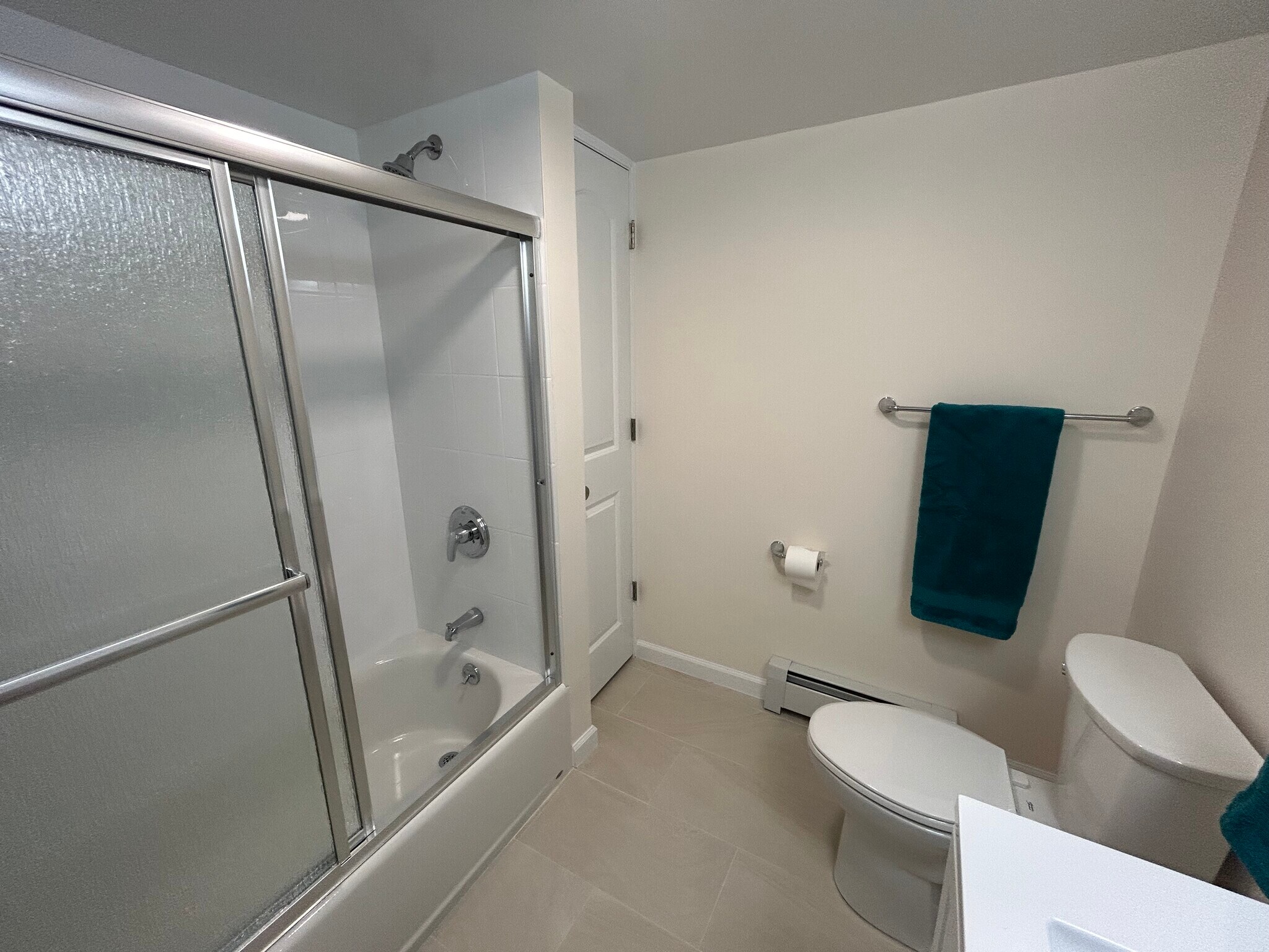 Bathroom - 90 Havemeyer Ln