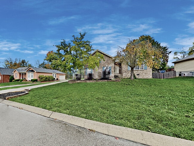 Building Photo - 519 Acorn Way