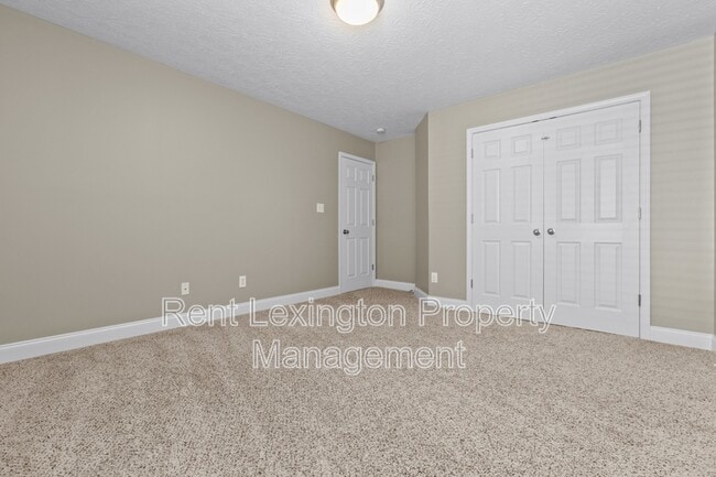 Building Photo - 588 Lanarkshire Pl