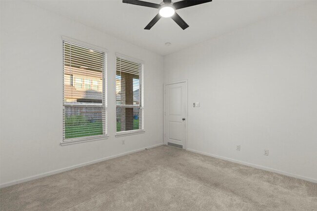 Building Photo - 3611 Shadow Crst Ln
