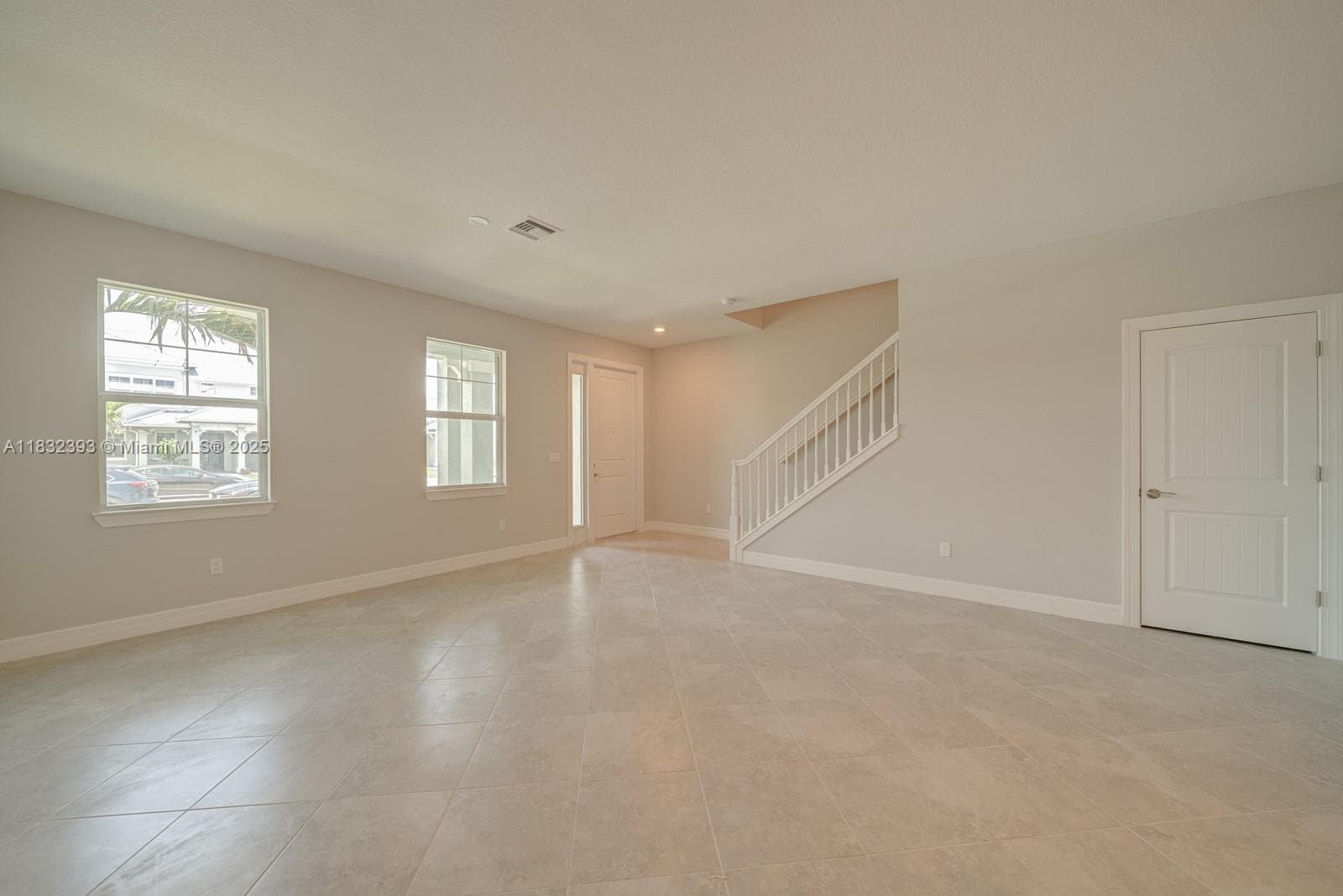 Building Photo - 1280 Eucalyptus Dr