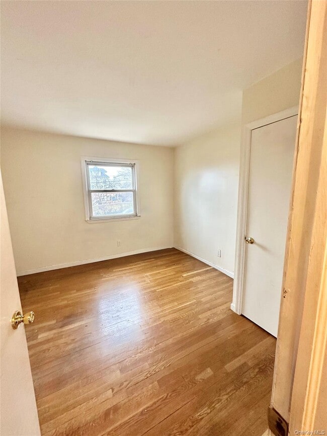 Building Photo - 3 Soundview St