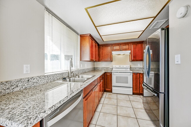 Building Photo - 7725 E Rovey Ave