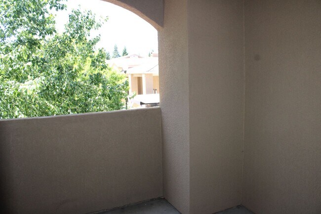 Building Photo - 501 Gibson Dr