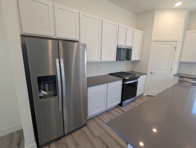 Building Photo - 6109 Zebulon Pl
