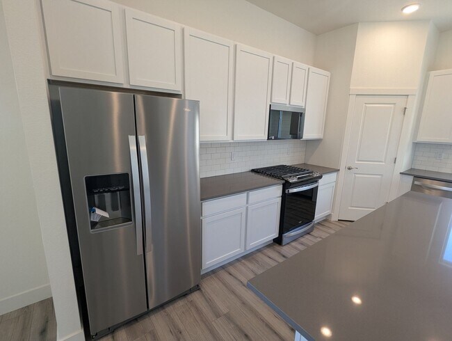 Building Photo - BRAND NEW HOME FOR RENT IN TIMNATH TRAILSIDE COMMUNITY! READY FOR IMMEDIATE OCCUPANCY!