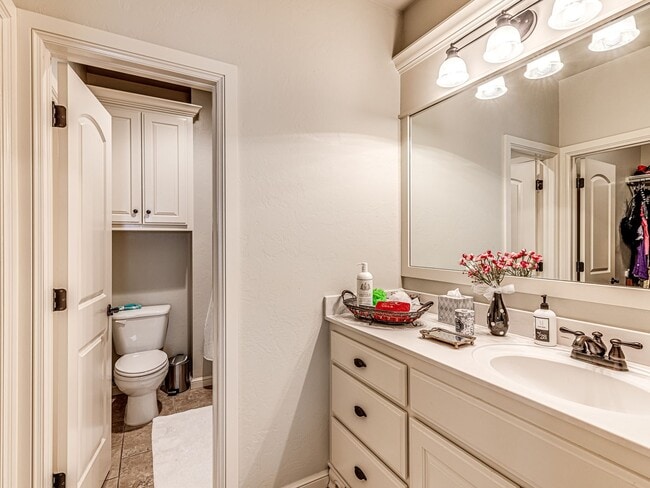 Building Photo - End Unit- @ Muirfield Village- Classic Bill Roberts Custom Built- 4 Bedrooms+ Media Room- Close t...