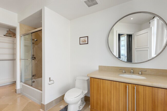 Building Photo - 9101 Alta Dr