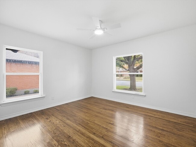 Building Photo - 10209 Casa View Dr